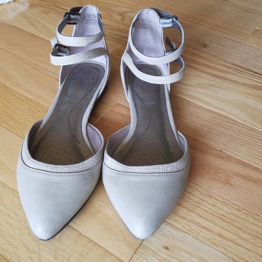 LifeStride - Cream/Tan Flats